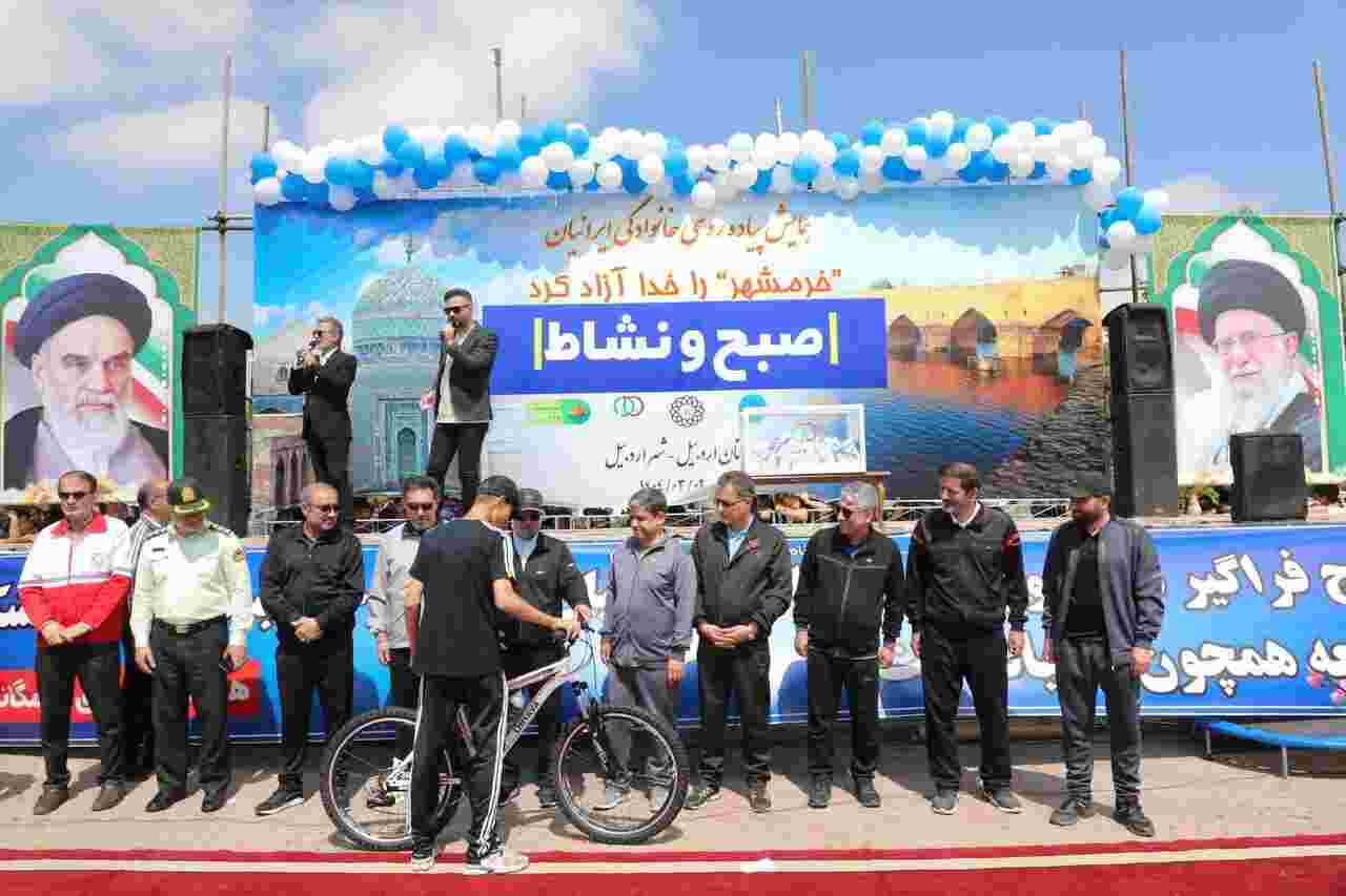 همایش پیاده‌روی خانوادگی در حاشیه شورابیل برگزار شد