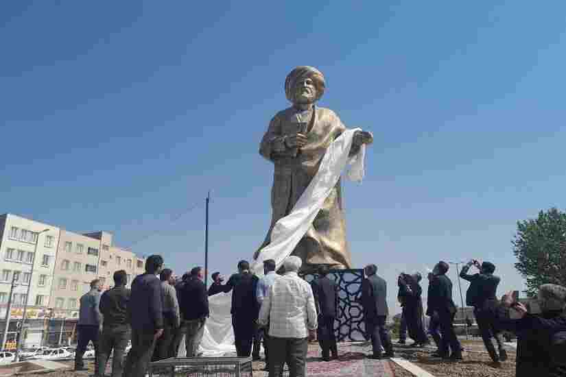 المان «مقدس اردبیلی» در اردبیل رونمایی شد