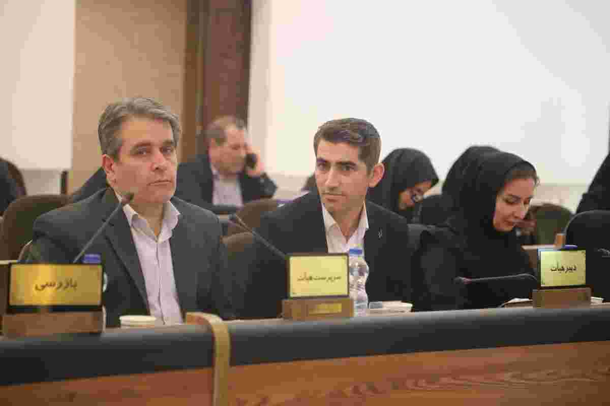 هادی صباغی شمشیر ریاست هیئت شمشیر بازی اردبیل را غلاف کرد